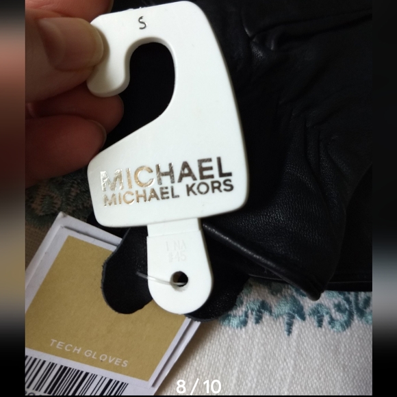 NWT Michael Kors Black & Silver Women's Leather Logo Ornament Tech Gloves - Picture 5 of 11